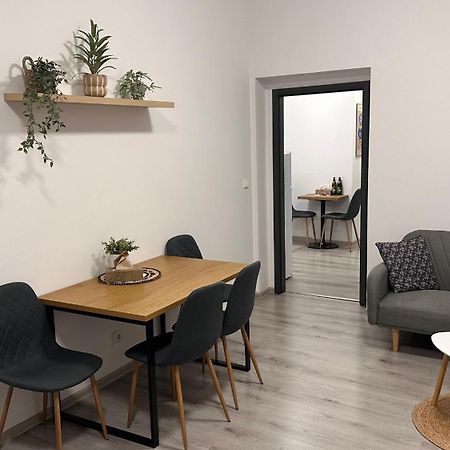Apartmany Na Trojce Žatec Buitenkant foto